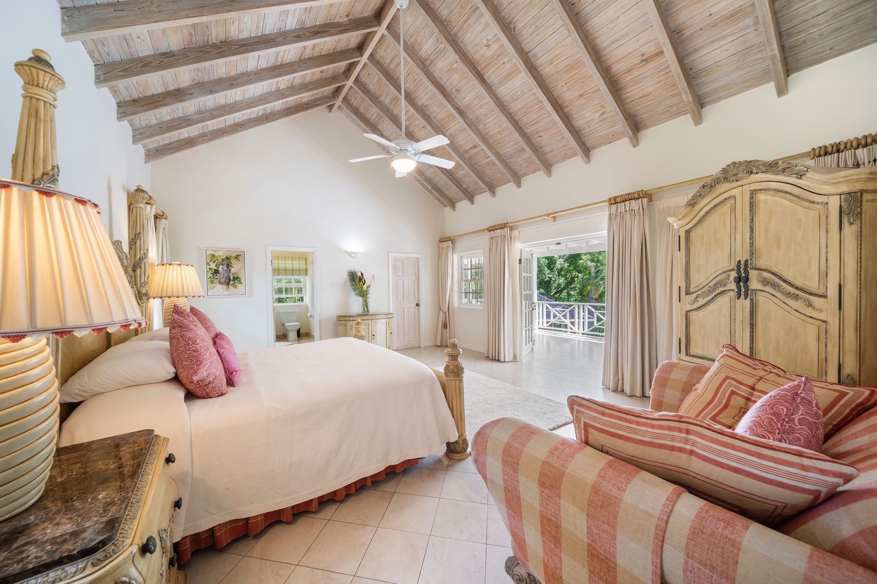 Sandalwood House villa photo.